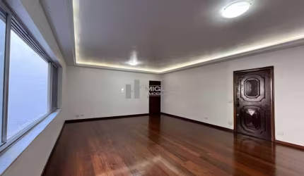 Vendo apartamento com tamanho diferenciado com 4 quartos e 2 vagas