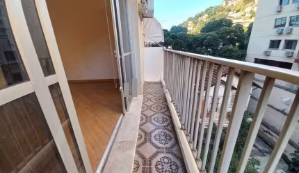 Apartamento com Varanda, 3 quartos, suíte, dependência completa, 2 vagas de garagem - A venda - Tijuca