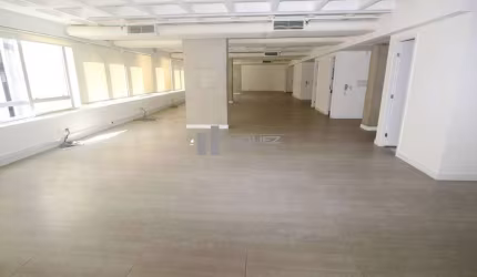 Prédio à venda no Centro RJ, Andar Inteiro com 9 Salas