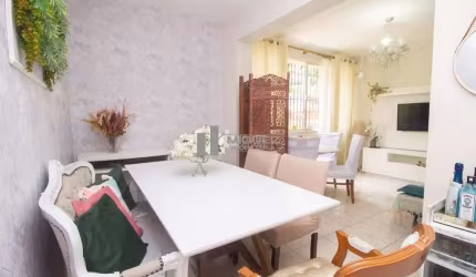 Código 16801 - Casa á venda com 3 quartos, Vila Isabel - Rio de Janeiro