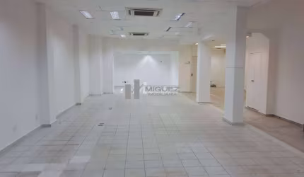 Prédio Comercial a venda no coração da Tijuca, praça Saens Pena, Tijuca - Rio de Janeiro