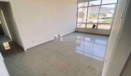 APARTAMENTO A VENDA, SALA, 2 QUARTOS, BANHEIRO SOCIAL, DEPENDÊNCIAS COMPLETAS, 2 VAGAS DE GARAGEM, RUA SANTA ALEXANDRINA, RIO COMPRIDO, CÓDIGO:17032