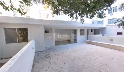 Casa na Rua Afonso Pena com 5 quartos, Tijuca - Rio de Janeiro