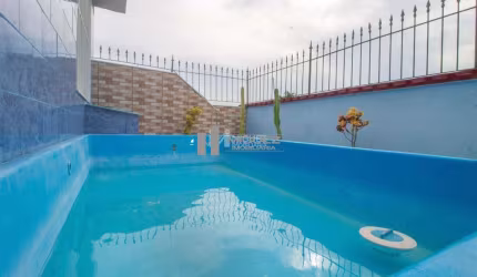 Vendo casa de vila, rua Rego Lopes. 4 quartos, terraço com piscina