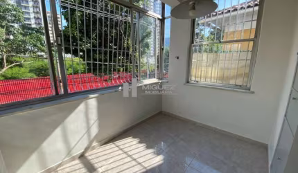Colado ao metrô Afonso Pena e futuro Shopping Parque América 2 Quartos Varanda interna rua Gonçalves Crespo Código 20718