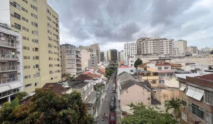 Apartamento a venda na rua João da Mata com 3 quartos e vaga em rua com cancela e muito cobiçada