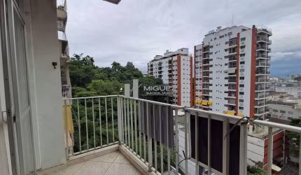 A venda apartamento com vista panorâmica, varanda com 2 quartos e suíte em Rua Carvalho Alvim- Tijuca