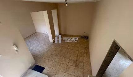 Casa triplex de vila para alugar na Rua Felipe Camarão, apenas 500 metros do Shopping Tijuca!