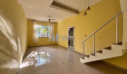 Alugo Casa 4 quartos, 1 suite, vaga.  na Rua General Argolo (São Cristóvão)