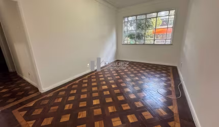 Alugo Apartamento 2 quartos, Rua Jaceguai (Tijuca).