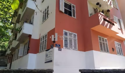Apartamento a venda no Grajaú, composto por 2 quartos, sala, cozinha banheiro, área de serviço.