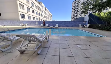 Apartamento a venda com varanda, 2 quartos, sala, cozinha, banheiro, Infraestrutura total e vaga no Condomínio Santa Amélia. No bairro da Tijuca
