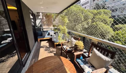 VENDO APARTAMENTO, PADRÃO LUXO, RUA URUGUAI (TIJUCA) VARANDA 4 QUARTOS, 2 SUITE, 3 VAGAS DE GARAGEM.