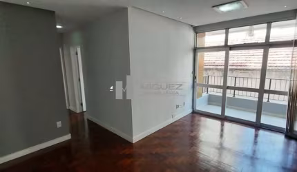 Rua Visconde de Itamarati - Praça Vanhargen - Apartamento 2 quartos sendo 1 suíte - varanda - Vaga - Tijuca - Chaves na empresa - Código 21244