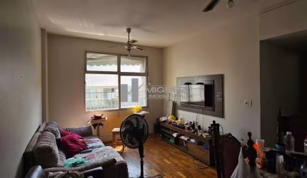 Vila Isabel, Rua Sousa franco, 03 quartos, 95m2, esquina com a Boulevard 28 de setembro, á venda