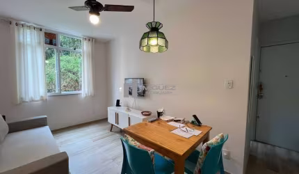 A venda, apartamento na rua André Cavalcante com aproximadamente 60m², 2 quartos todo modernizado!