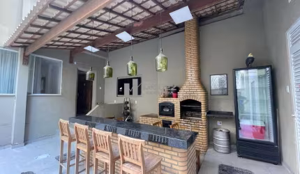 Apartamento sala 2 quartos com área externa à venda na Rua do Bispo - Rio Comprido.