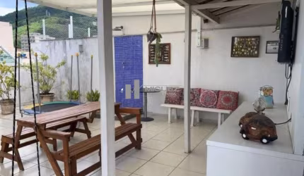 Cobertura à venda Rua Guaxupé  Varanda Sala 3 quartos com 1 suite area de lazer e 2 vagas na escritura - Código 21471