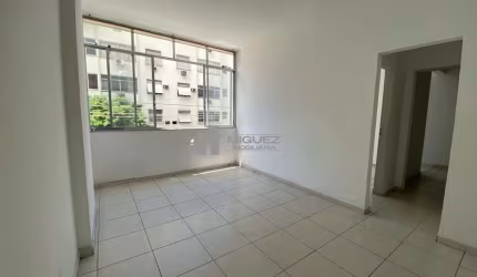 Oportunidade Imperdível: Apartamento de 2 Quartos na Professor Gabizo, ao Lado da Praça e Metrô Afonso Pena