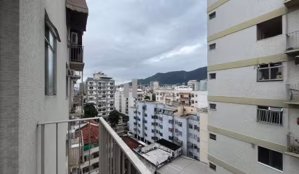 A Venda apartamento no Grajau, rua Jose Vicente, 2 quartos, varada e dependência completa, vaga demarcada em escritura