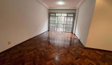 Apartamento a VENDA em localização Privilegiada, uma quadra da praça AFONSO PENA!!  Varanda, sala, 3 quartos sendo 1 suite, 1 vaga de garagem e prédio com Infra total - Rua Haddock Lobo - Tijuca