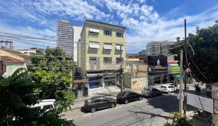 Apartamento à venda sala 2 quartos na Rua Leopoldo- Andaraí! Localizado a 800 metros da Rua Uruguai.