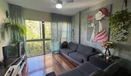 APARTAMENTO A VENDA, SALÃO, 3 ÓTIMOS QUARTOS SENDO 1 SUÍTE E CLOSET, BANHEIRO SOCIAL, DEPENDÊNCIAS COMPLETAS, 1 VAGA DE GARAGEM NA ESCRITURA - RUA DEZOITO DE OUTUBRO, BAIRRO TIJUCA