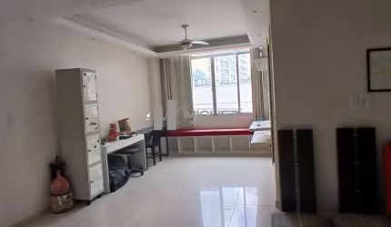 Apartamento à venda localização privilegiada Praça Saens Pena, Sala em dois ambientes, 3 quartos 1 suíte 1 vaga de garagem