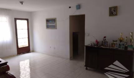 Sobrado com 8 dormitórios à venda, 316 m² - Vila Jaboticabeira - Taubaté/SP