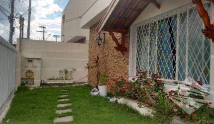 Casa com 4 dormitórios à venda, 200 m² - Centro - Taubaté/SP
