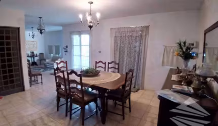 Sobrado com 4 dormitórios à venda, 550 m² por R$ 1.500.000,00 - Monte Belo - Taubaté/SP