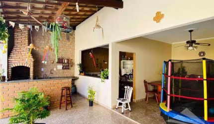 Sobrado à venda, 220 m² por R$ 700.000,00 - Parque São Cristóvão - Taubaté/SP