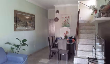 Sobrado com 2 dormitórios à venda, 112 m² - Vila São José - Taubaté/SP