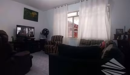 Casa com 3 dormitórios à venda, 157 m² por R$ 450.000,00 - Vila Jaboticabeira - Taubaté/SP