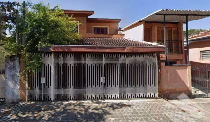Sobrado com 6 dormitórios à venda, 440 m² - Vila Jaboticabeira - Taubaté/SP