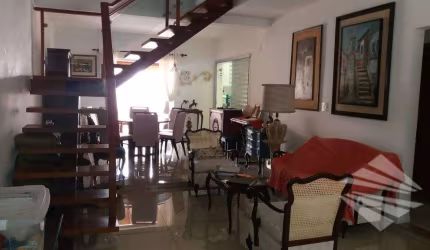 Sobrado com 3 dormitórios à venda, 223 m² - Campos Do Conde - Tremembé/SP