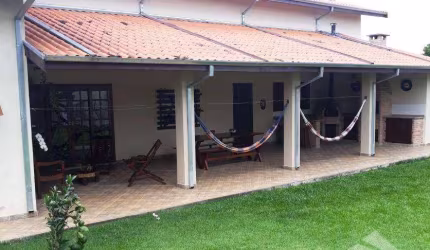 Casa com 3 dormitórios à venda, 240 m² - Itaim - Taubaté/SP