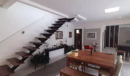 Sobrado com 3 dormitórios à venda, 322 m² - Campos do Conde 2 Versailles - Tremembé/SP