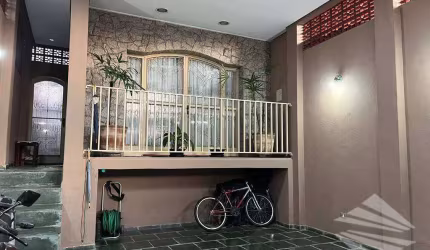 Sobrado com 3 dormitórios à venda, 119,95m² - Vila Jaboticabeira - Taubaté/SP