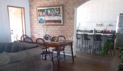 Chácara com 3 dormitórios à venda, 1380 m² - Chácaras Ingrid - Taubaté/SP