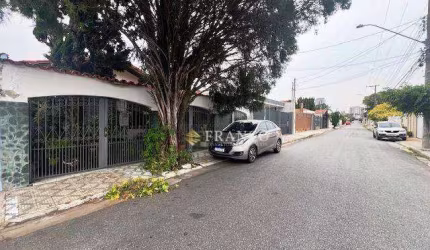 Casa com 3 dormitórios à venda, 188,19m² - Independência - Taubaté/SP