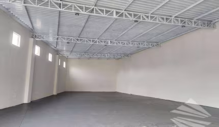 Galpão para alugar, 300 m² por R$ 5.080,00/mês - Barreiro - Taubaté/SP