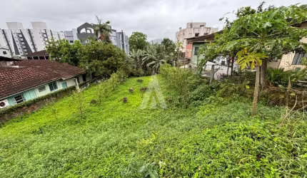 Terreno com area de 560 m² a venda no bairro Saguacu  valor R$ 580.000,00