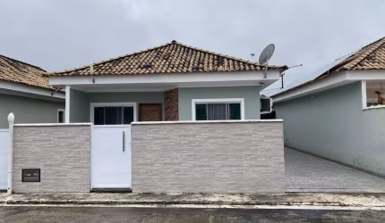 Casa com 2 quartos (1 suíte) no Condomínio Village I - Iguabinha