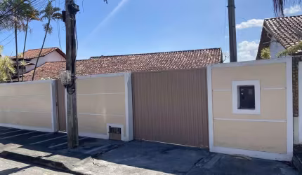 Linda casa no Parque Hotel - Casa linear com 3 quartos (1 suíte)