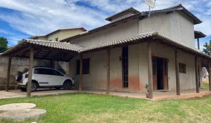 Casa à Venda com Sala ampla em Conceito Moderno 3 quartos (1suite)