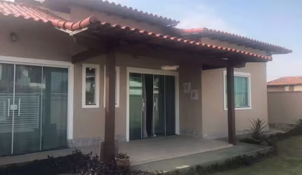 Casa com 3 Quartos  (2 Suites ) e Piscina - Condominio Sonho de Vida