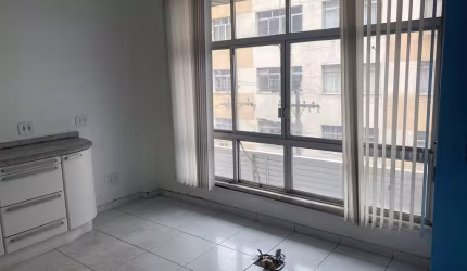 Venda de Sala em Edifício Comercial no Centro - Próximo da Orla