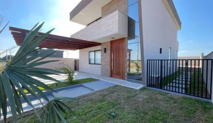 Excelente Casa Duplex com 3 quartos no Peró, Cabo Frio - RJ