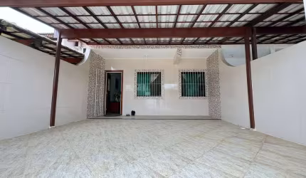 Casa com 2 quartos (1 suite )  garagem para 2 carros na Pontinha